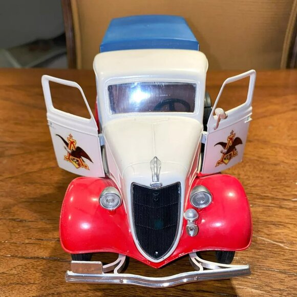 Solido Ford V8 Pick Up 1936 Budweiser Graphics Model Truck 1/19 Scale - Picture 2 of 10